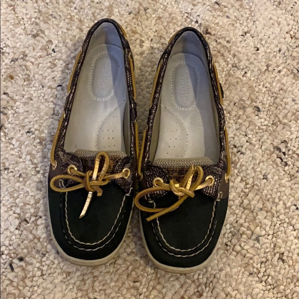 Woman’s Sperrys Size 6.5